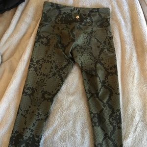 Lululemon crop leggings